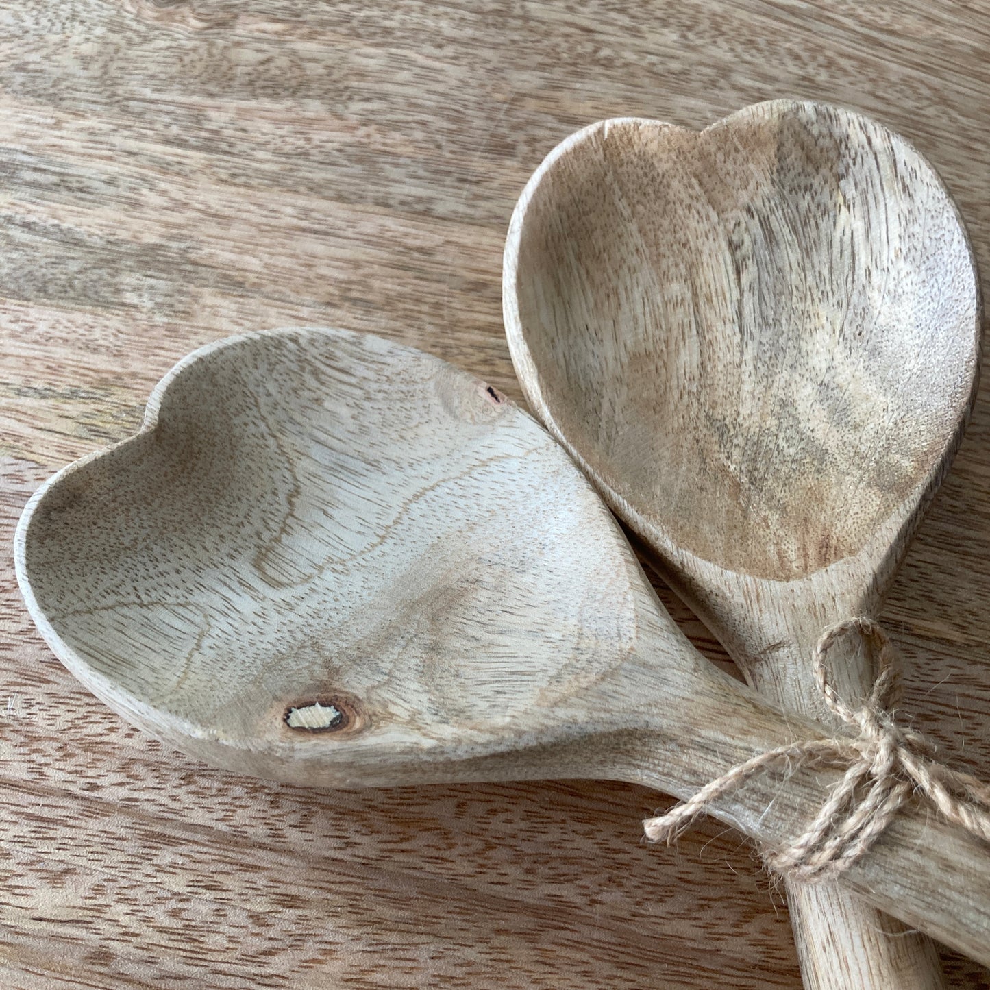 Set of 2 Mango wood heart shaped salad server / utensils