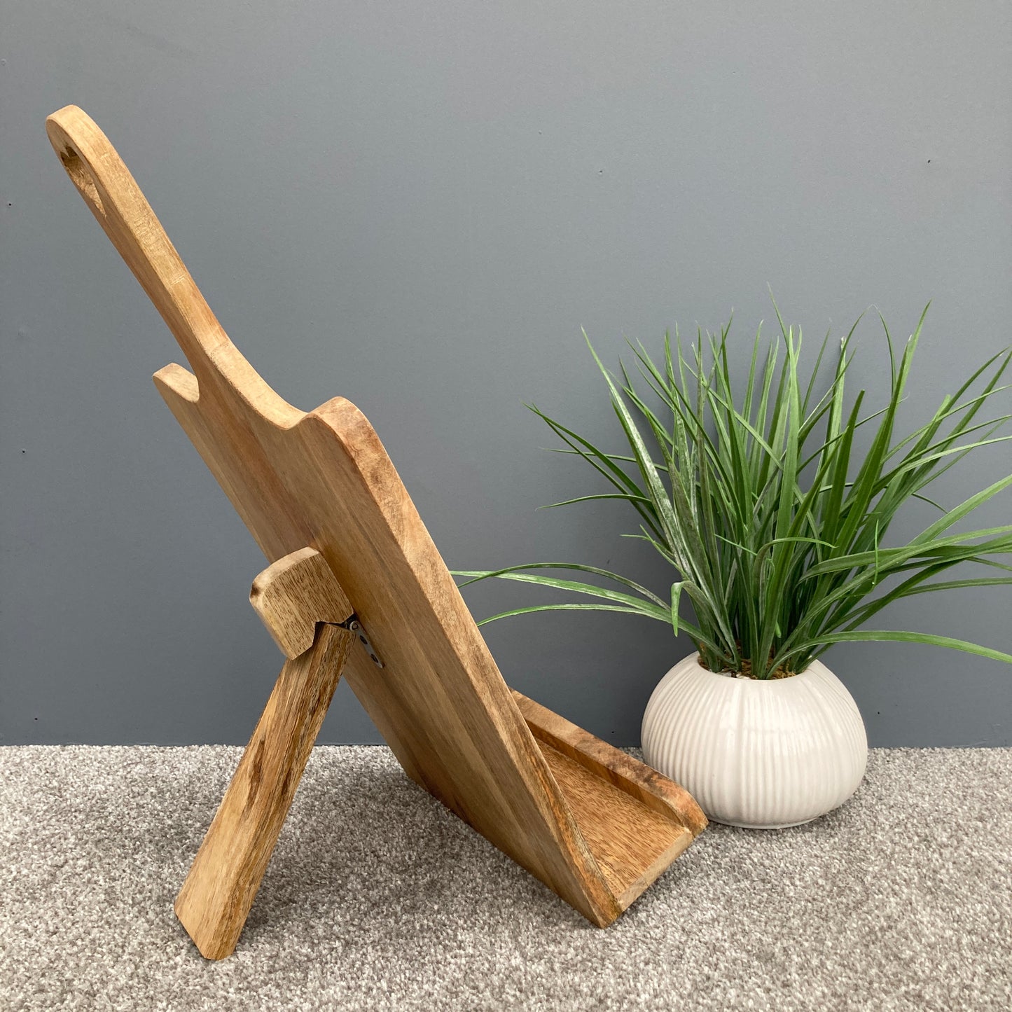 Tall Mango wood recipe stand with cut out heart handle. Side view