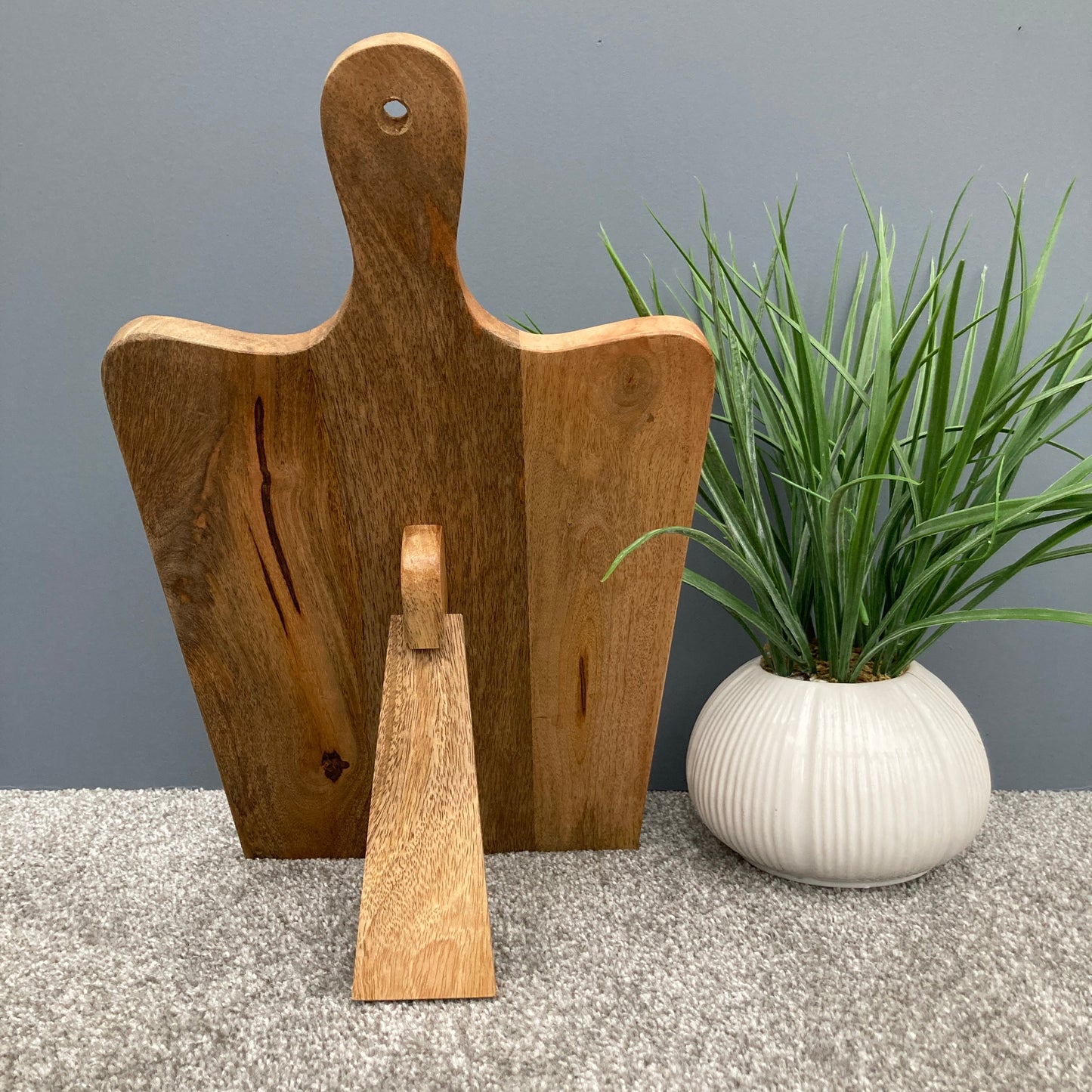 Mango wood recipe stand with handle rear view