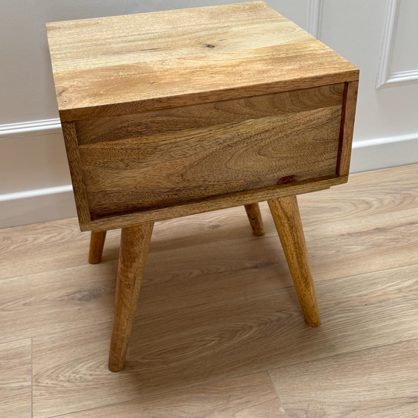 MANT-3001a Parquet design bed side with 1 drawer