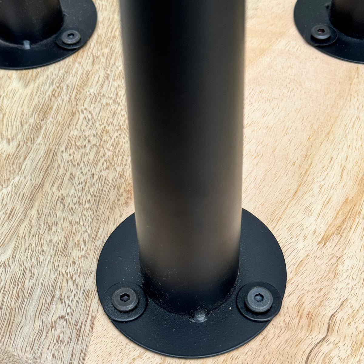 IMANT-002 Nest of 2 round Mango Parquet side tables leg close up