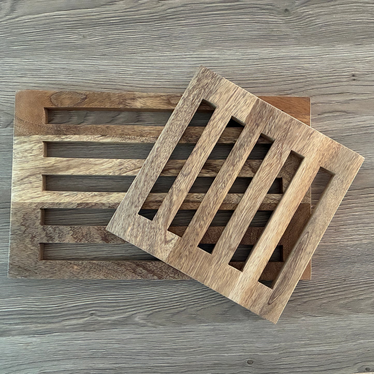 Mango wood trivet / hotplate - 2 sizes