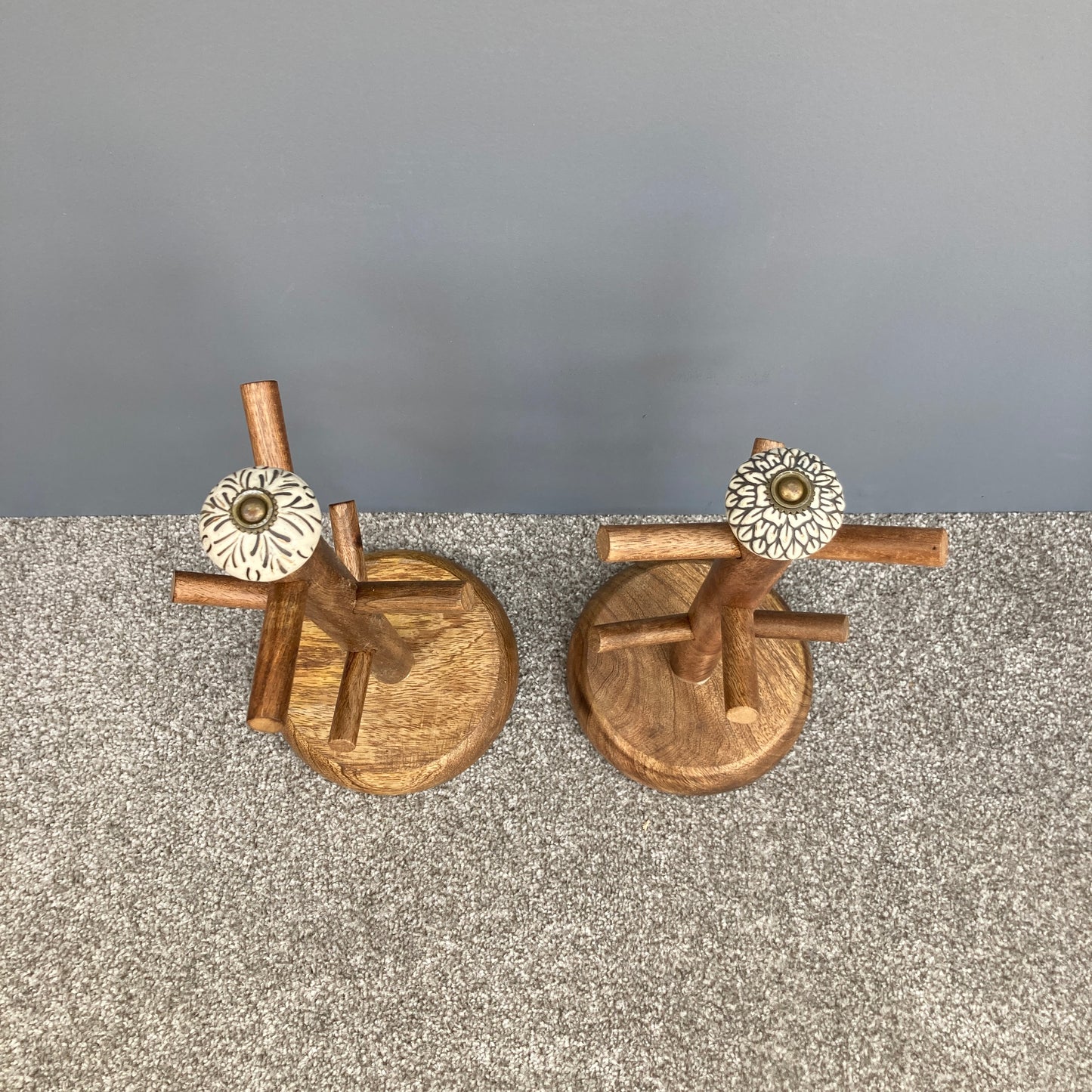 Dark Mango wood mug tree to hold up to 6 cups. 2 designs from above.