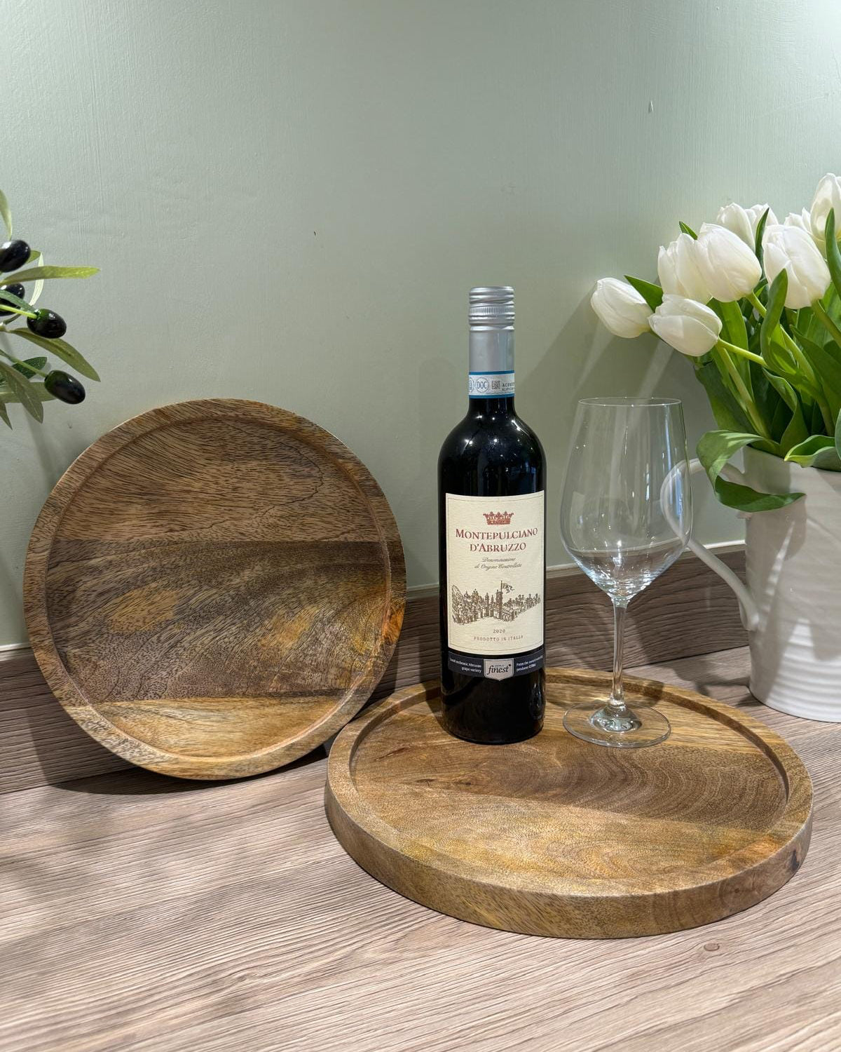 BD7/8 Mango wood round tray - 2 sizes available