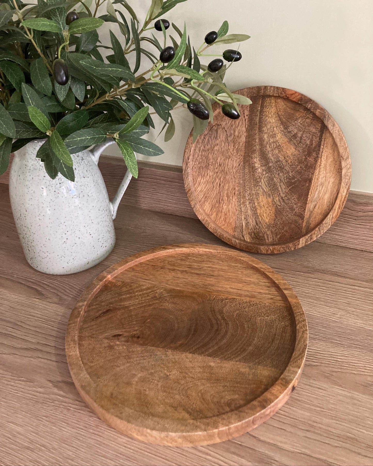 BD7/8 Mango wood round tray - 2 sizes available