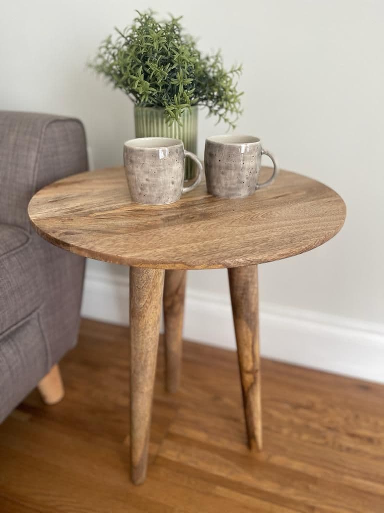 MANT-6012M 45cm round Mango wood top coffee table with 3 tapered legs