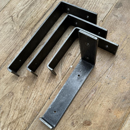 Pair of cast iron lipped brackets. Available in 4 sizes