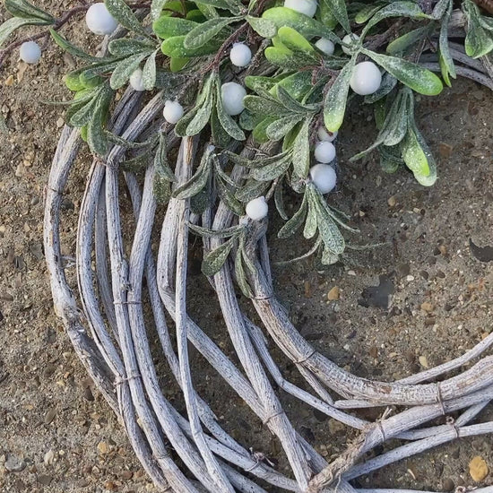 Faux Mistletoe wreath - video