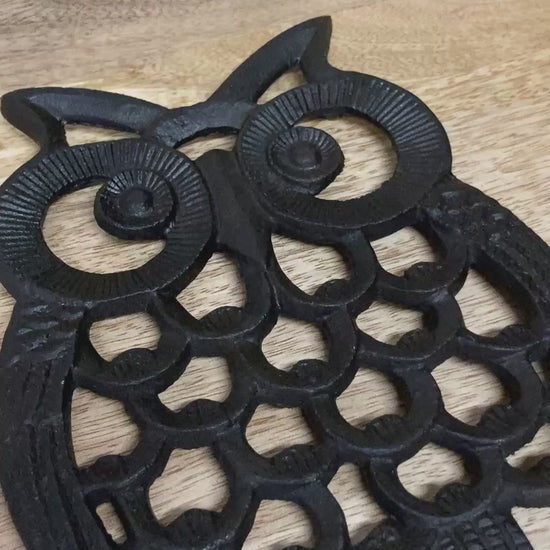 Black painted cast iron OWL design trivet / hotplate  video