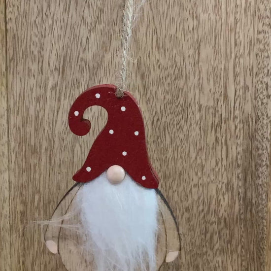 Hanging gnome decoration - video.