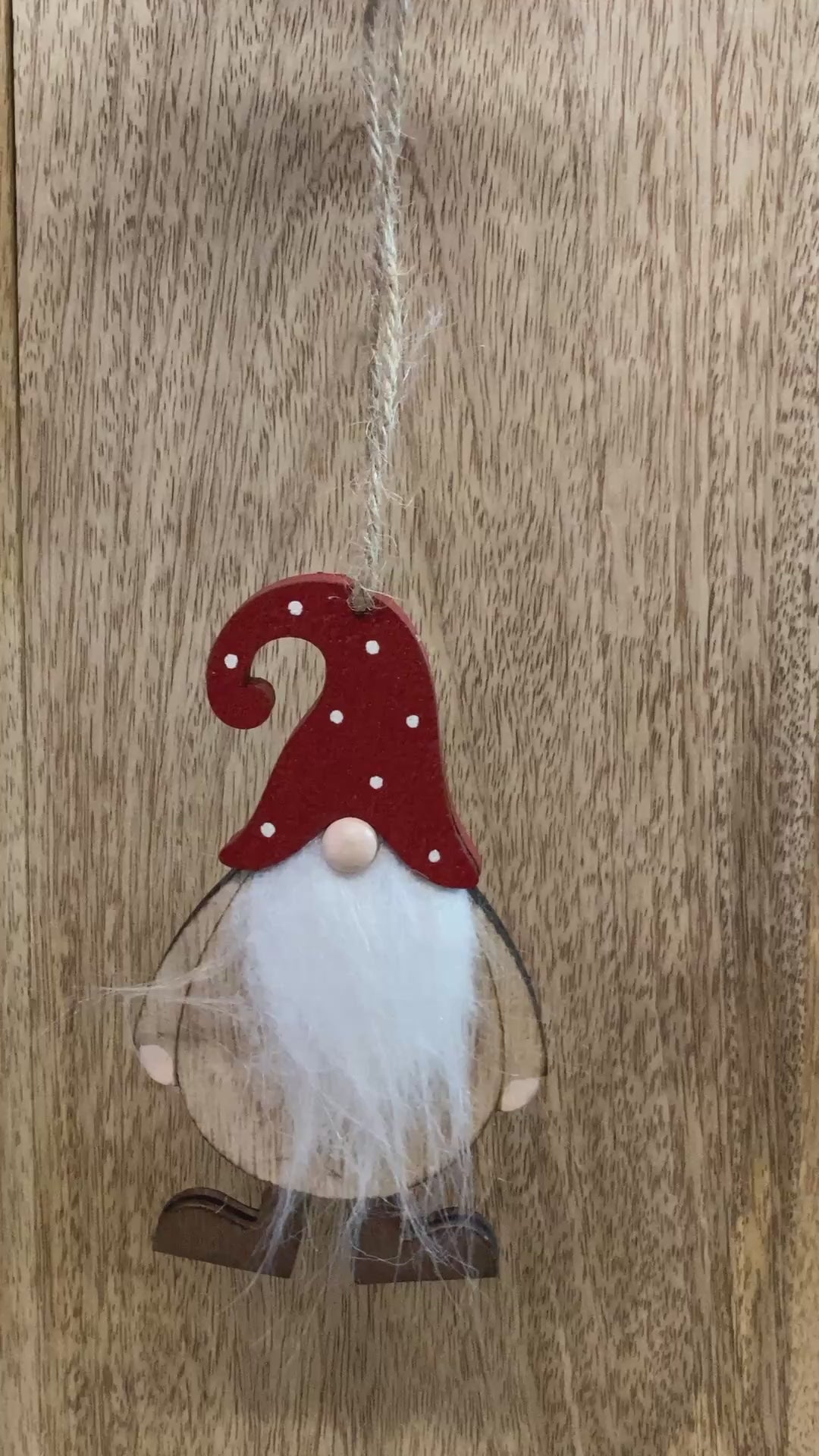 Hanging gnome decoration - video.