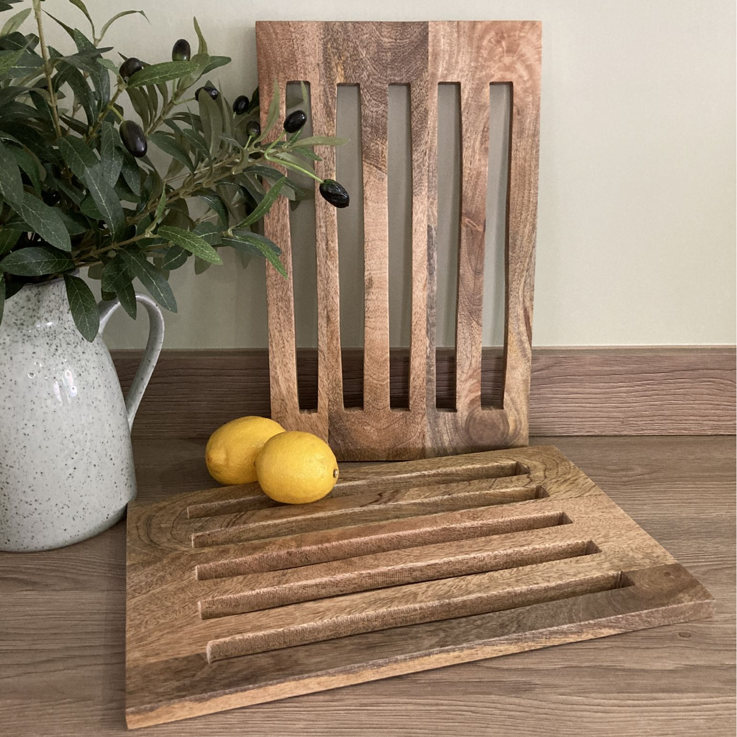 Mango wood trivet / hotplate - 2 sizes